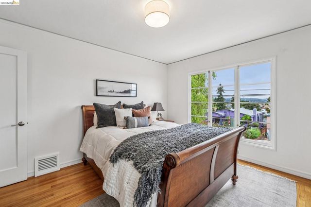 4737 Virginia Ave, Oakland, CA 94619