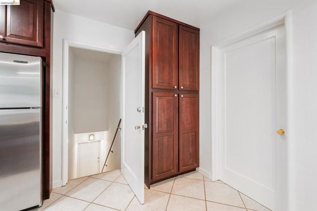4737 Virginia Ave, Oakland, CA 94619