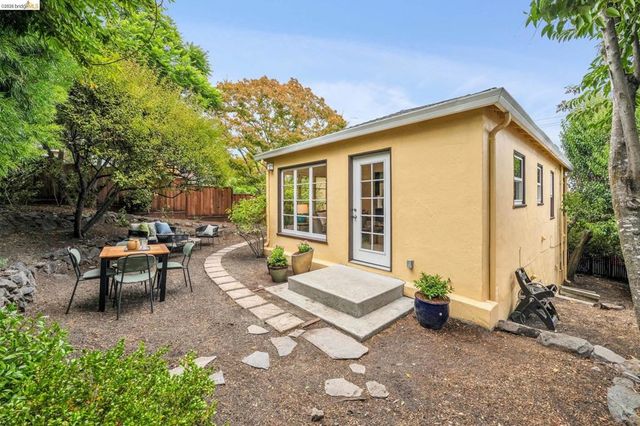 4737 Virginia Ave, Oakland, CA 94619