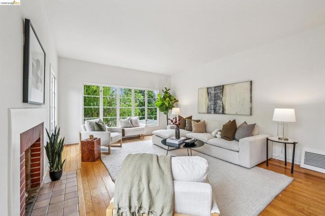 4737 Virginia Ave, Oakland, CA 94619