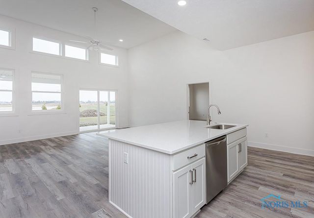 212 EAST BRIDGE Road, Northwood, OH 43619