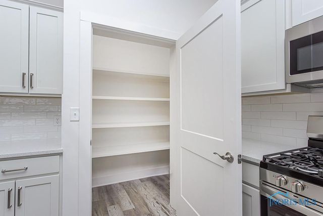 212 EAST BRIDGE Road, Northwood, OH 43619