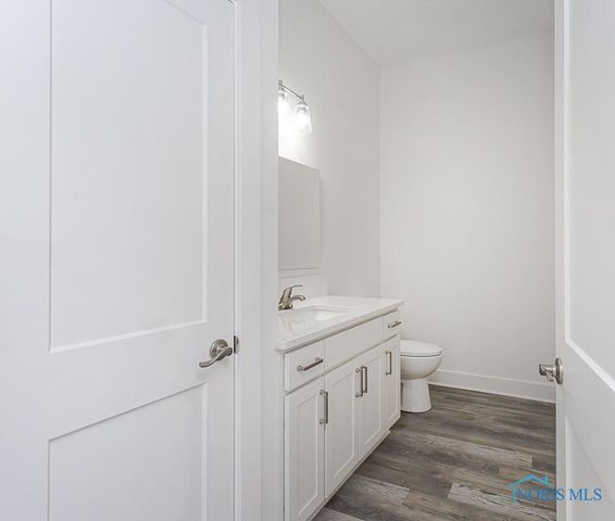 212 EAST BRIDGE Road, Northwood, OH 43619