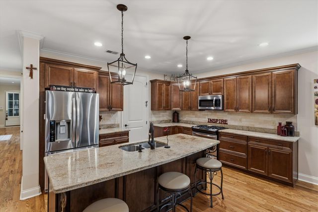 1011 OSTLERS WAY DR, Collierville, TN 38017