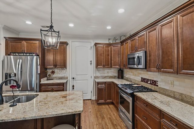 1011 OSTLERS WAY DR, Collierville, TN 38017