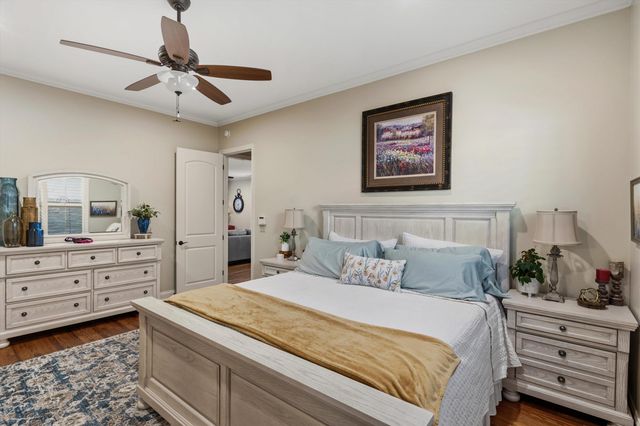 1011 OSTLERS WAY DR, Collierville, TN 38017