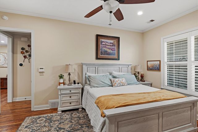 1011 OSTLERS WAY DR, Collierville, TN 38017
