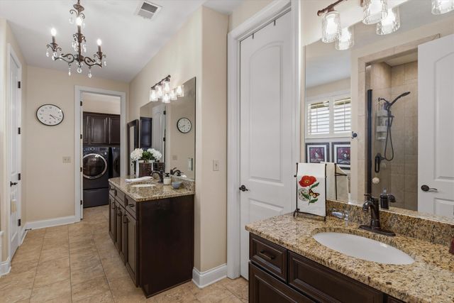 1011 OSTLERS WAY DR, Collierville, TN 38017