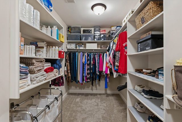 1011 OSTLERS WAY DR, Collierville, TN 38017