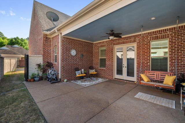 1011 OSTLERS WAY DR, Collierville, TN 38017