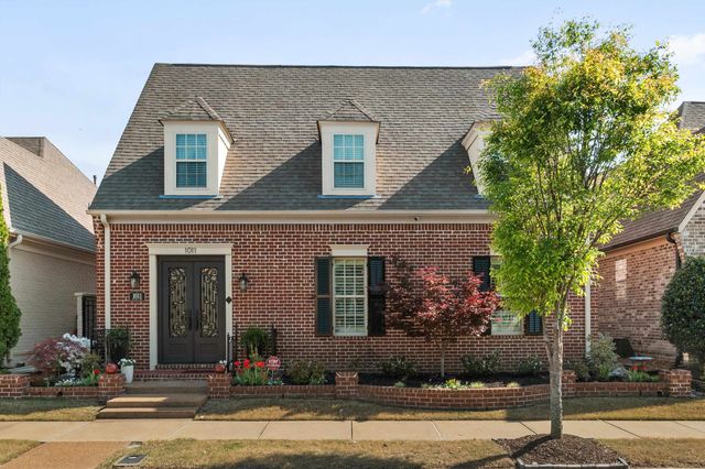 1011 OSTLERS WAY DR, Collierville, TN 38017