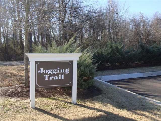 1011 OSTLERS WAY DR, Collierville, TN 38017