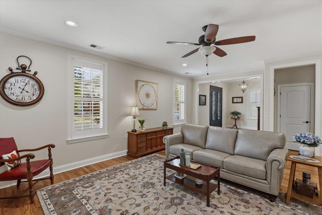 1011 OSTLERS WAY DR, Collierville, TN 38017