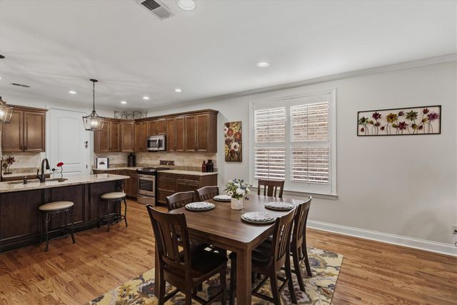 1011 OSTLERS WAY DR, Collierville, TN 38017