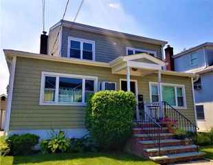 14 Franklin Avenue 2nd Fl, Port Washington, NY 11050