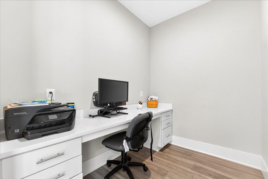 Image 13 of property listing at 116 Falaise Street, Charleston, SC 29492