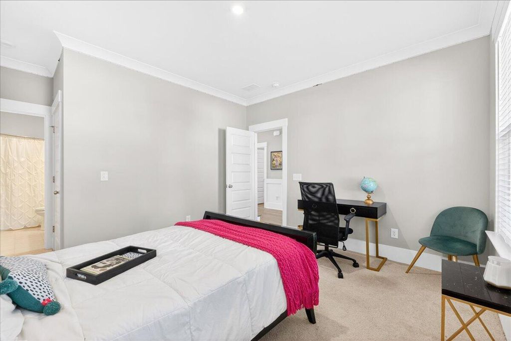 Image 18 of property listing at 116 Falaise Street, Charleston, SC 29492