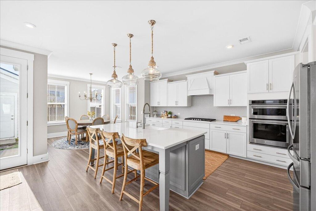 Image 7 of property listing at 116 Falaise Street, Charleston, SC 29492