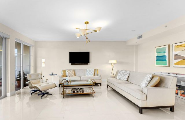 155 S Ocean Avenue 303, Palm Beach Shores, FL 33404