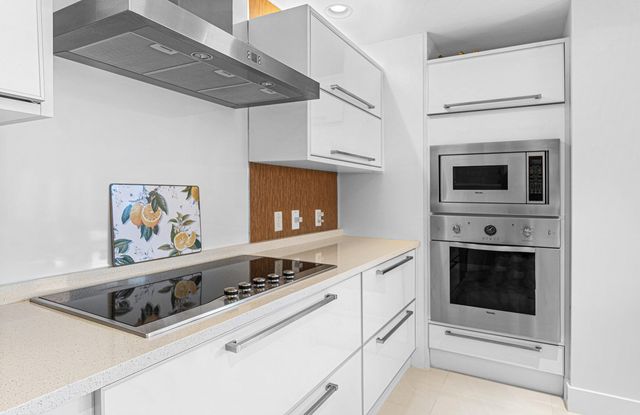 155 S Ocean Avenue 303, Palm Beach Shores, FL 33404