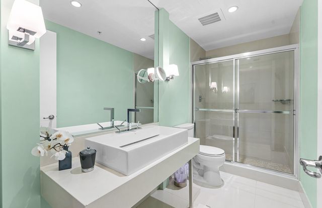 155 S Ocean Avenue 303, Palm Beach Shores, FL 33404