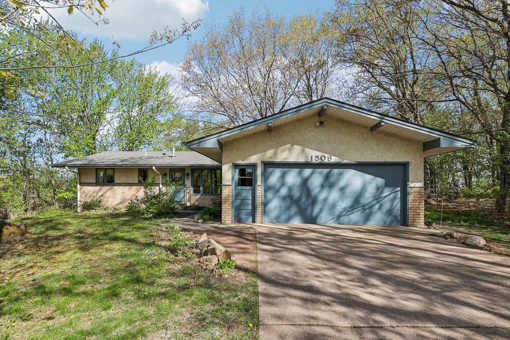 1509 166th Avenue NE, Ham Lake, MN 55304