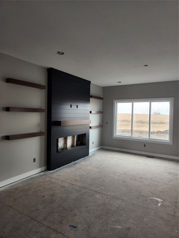 320 13th Street NW, Bondurant, IA 50035