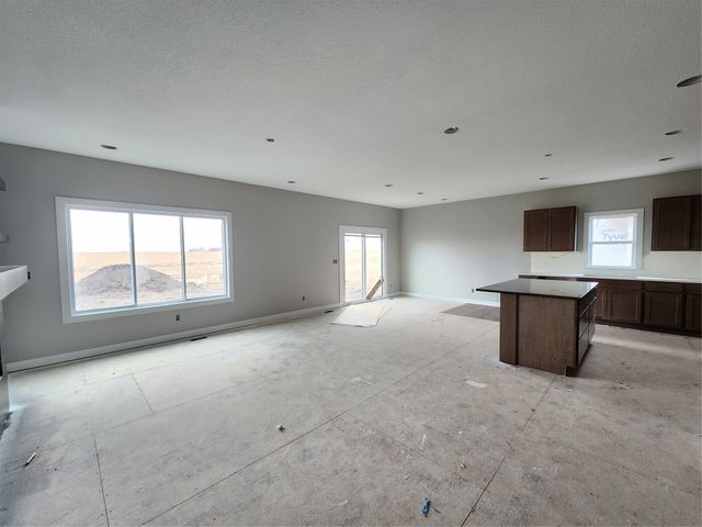 320 13th Street NW, Bondurant, IA 50035