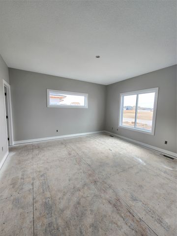 320 13th Street NW, Bondurant, IA 50035