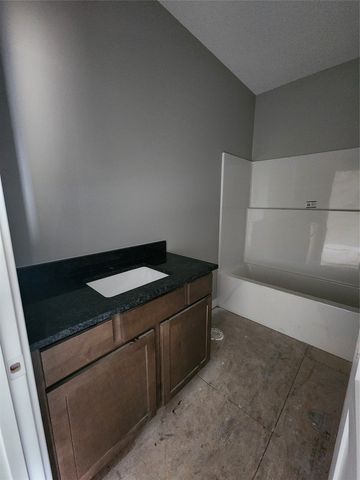 320 13th Street NW, Bondurant, IA 50035