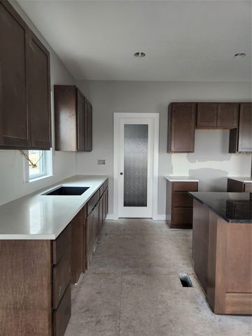 320 13th Street NW, Bondurant, IA 50035