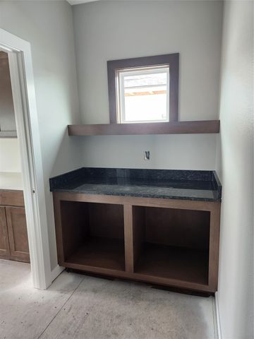 320 13th Street NW, Bondurant, IA 50035