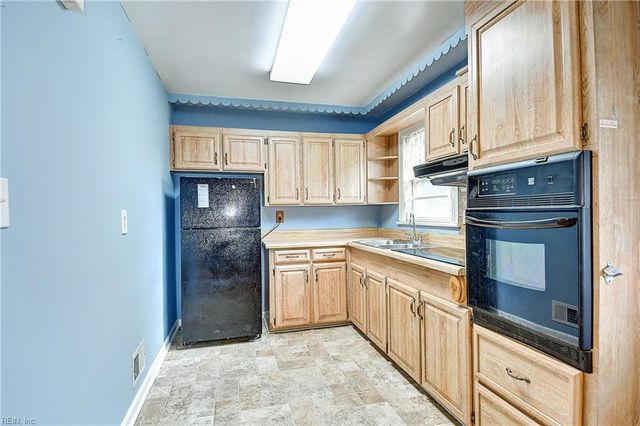 2905 Pinewood DR, Virginia Beach, VA 23452
