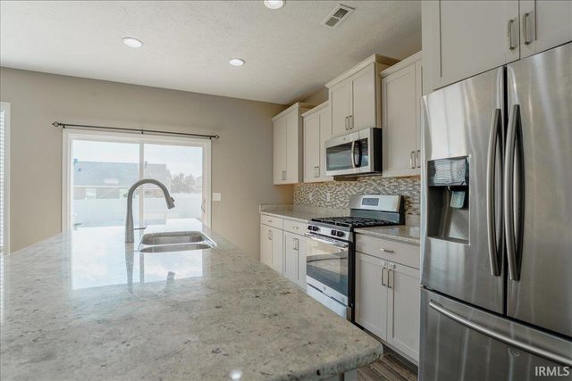 3066 Cornerstone Court, Newburgh, IN 47630