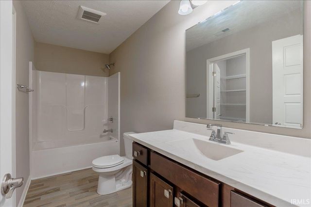 3066 Cornerstone Court, Newburgh, IN 47630