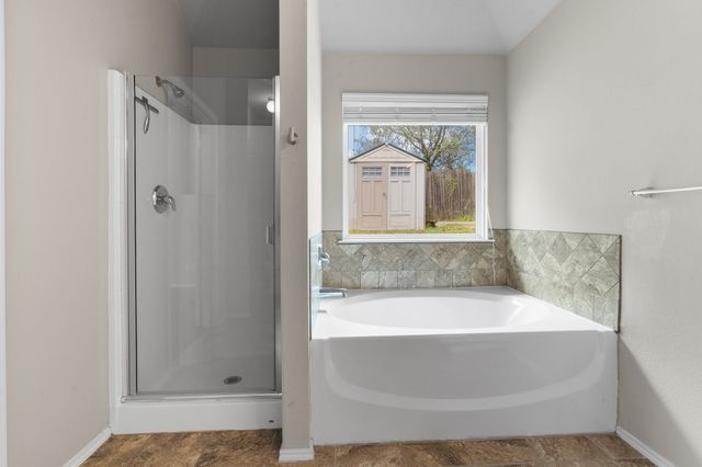1002 Hidden Oaks Drive, Burleson, TX 76028