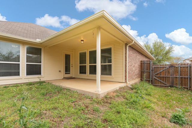 1002 Hidden Oaks Drive, Burleson, TX 76028