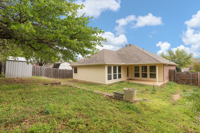 1002 Hidden Oaks Drive, Burleson, TX 76028