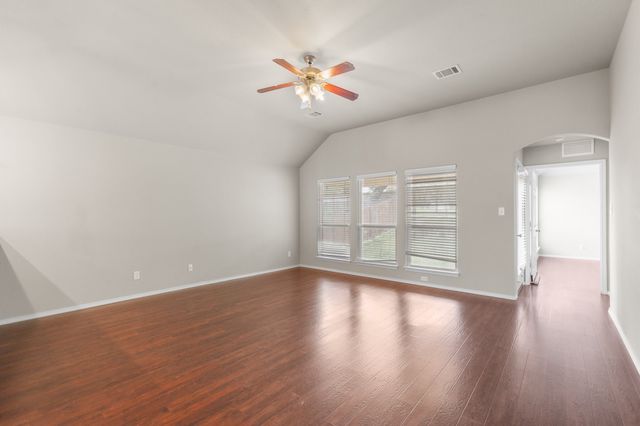 1002 Hidden Oaks Drive, Burleson, TX 76028