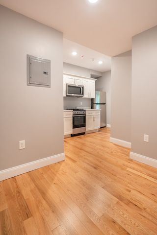 293 Fayette St 4, Quincy, MA 02170