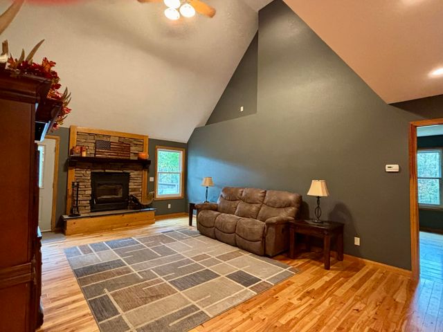 5318 Blackjack School Road, Crane, MO 65633