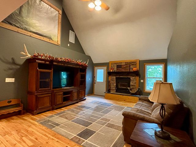 5318 Blackjack School Road, Crane, MO 65633