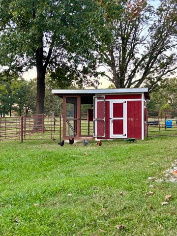 5318 Blackjack School Road, Crane, MO 65633