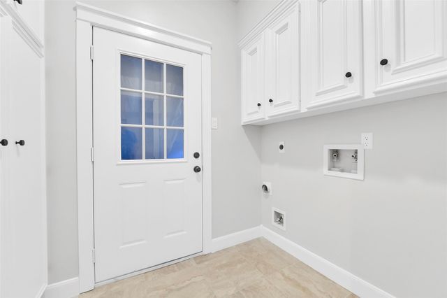 202 Victoria Way, Friendswood, TX 77546