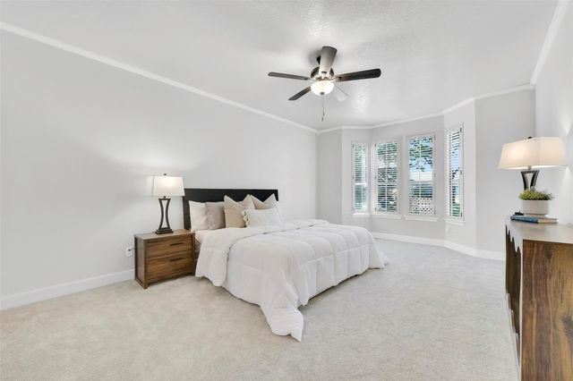 202 Victoria Way, Friendswood, TX 77546