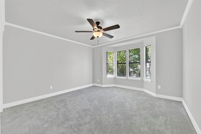 202 Victoria Way, Friendswood, TX 77546