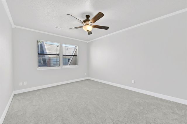 202 Victoria Way, Friendswood, TX 77546