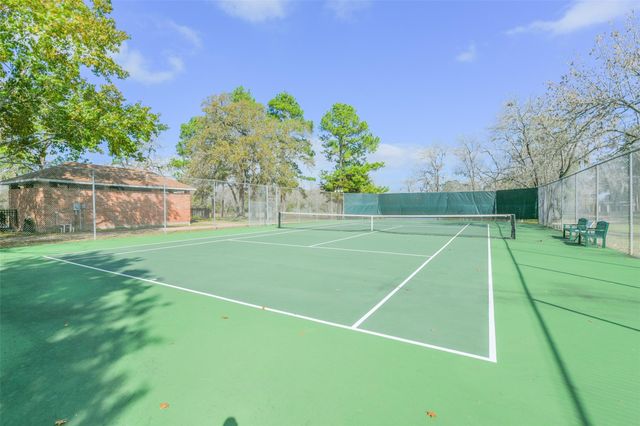 202 Victoria Way, Friendswood, TX 77546