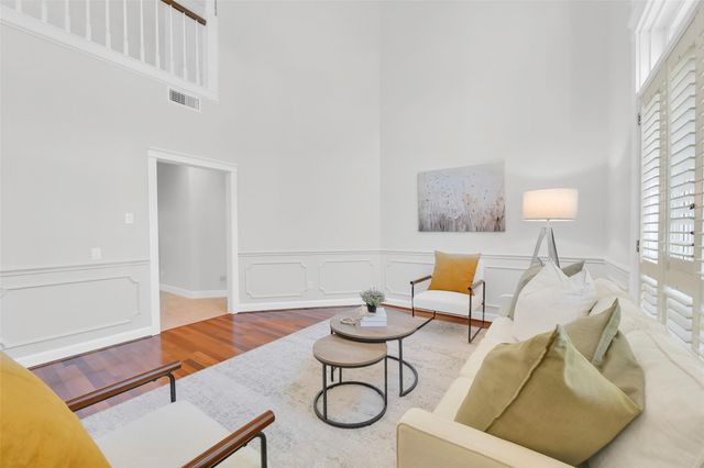 202 Victoria Way, Friendswood, TX 77546