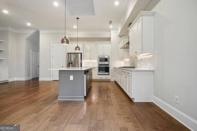 123 Village Green Avenue, Woodstock, GA 30189